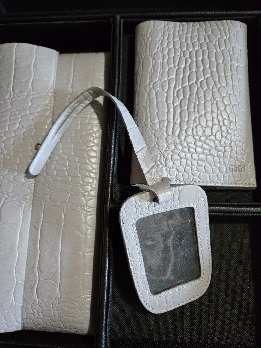 Guild Leather Croc-Embossed Wallet, Card/Passport Holder & Luggage Tag Set NIB - Picture 6 of 6